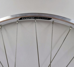 Lekkie Koło 28 z prądnicą Shimano DH-C3000-3N-NT