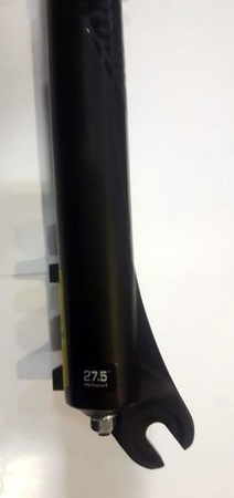 Amortyzator SR Suntour XCM 100mm 27,5" 1 1/8